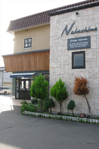 朝日差し込む糸魚川店