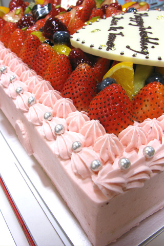 ピンクのウェディングケーキ1