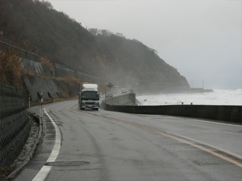 海岸線沿い国道8号線