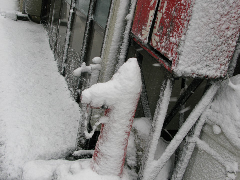 雪の消火栓