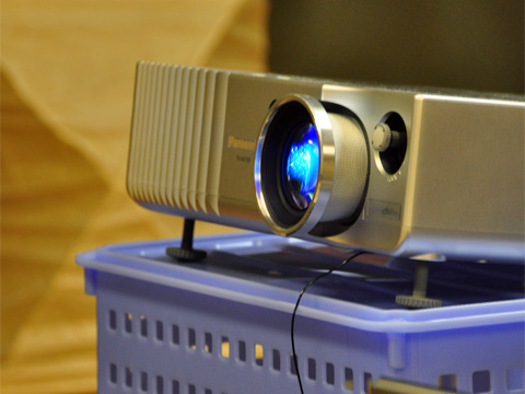 プロジェクター