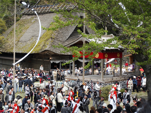 能生祭りの賑わい 能生祭りの賑わい