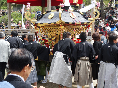 能生祭りのみこし 能生祭りのみこし