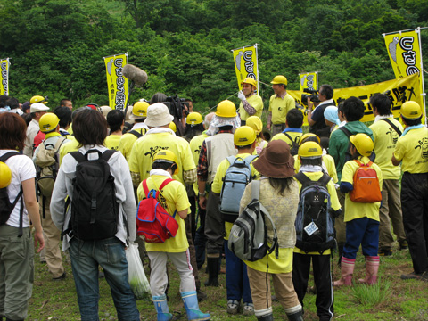 ２００８年つちのこ探検隊の様子１