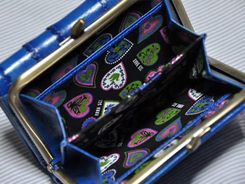 アナスイの財布中