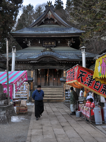 北向観音の境内