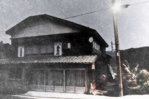 雪の降る根知