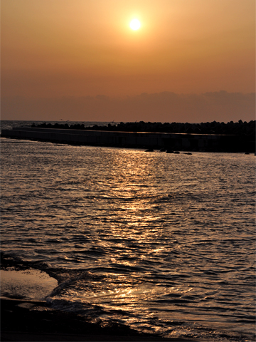 日本海と夕日