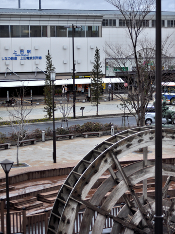 見下ろす上田駅