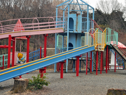 公園と滑り台