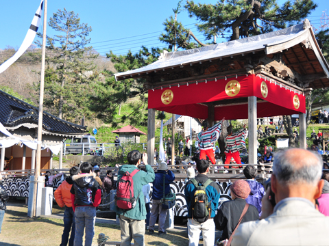 白山神社の舞台