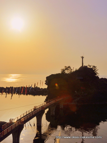 弁天岩と夕日 弁天岩と夕日
