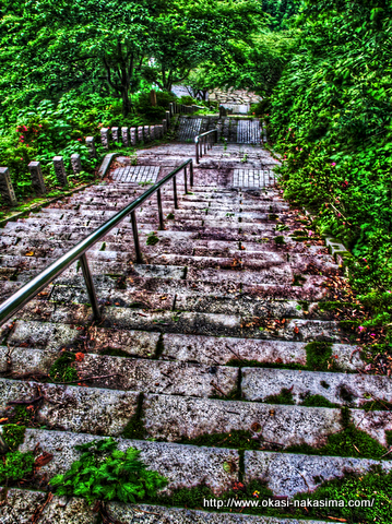 神道山の階段