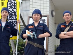 神奈川のつちのこハンター正面から