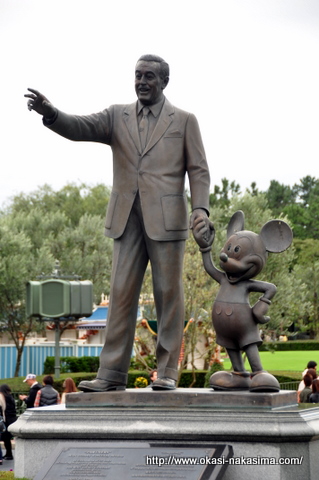ディズニーランドのオブジェ