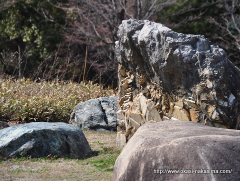 美山公園の岩のオブジェ