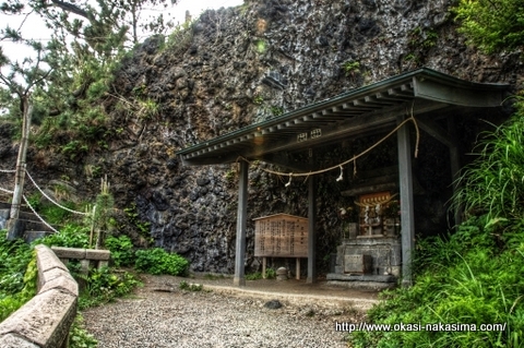 弁天岩社（HDR）