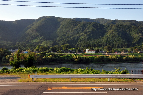 夕暮れ迫る阿賀野川
