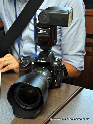 D700