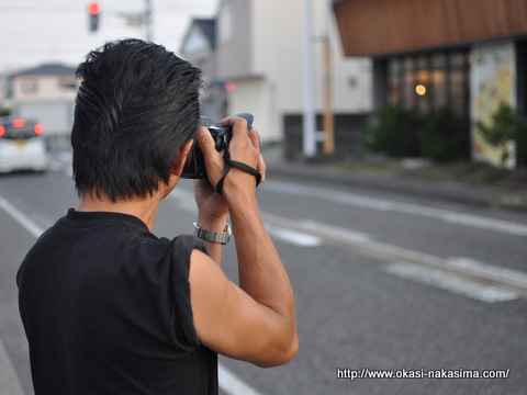 カメラで狙う北原さん