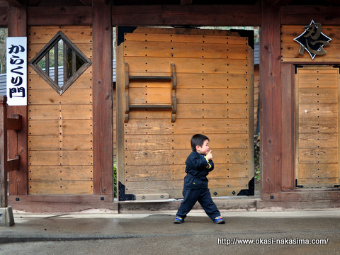 ポーズを決める息子