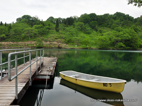 高浪の池とボート 高浪の池とボート