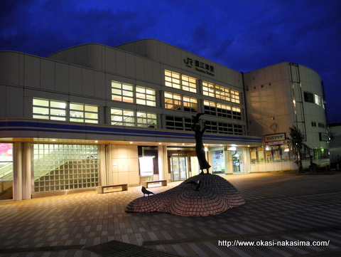 朝の直江津駅