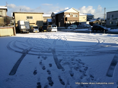 雪の駐車場