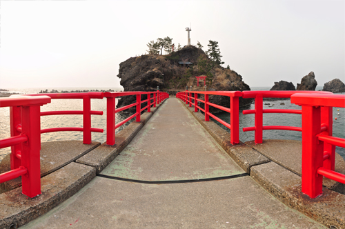 弁天岩の橋から