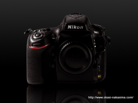 D800