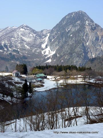 高浪の池と明星山 高浪の池と明星山