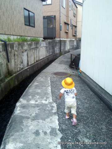 息子を追いかける娘