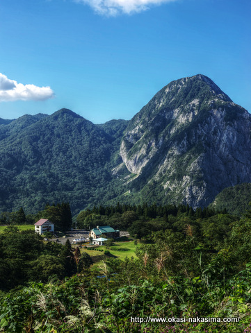 高浪の池と明星山 高浪の池と明星山